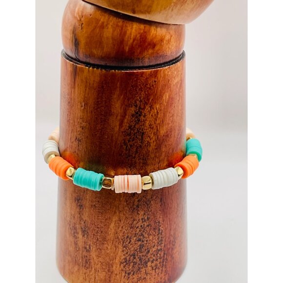 Hand Beaded small Bracelet great for Teenager gift - Picture 3 of 5